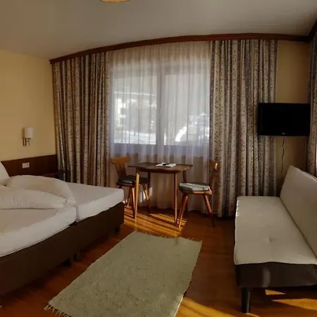 Moser's Hotel 3*
